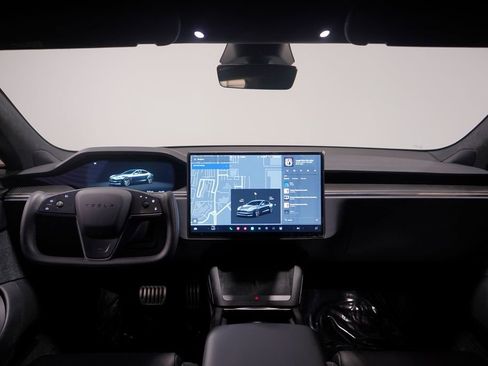 Used 2024 Tesla Model S Plaid image 10