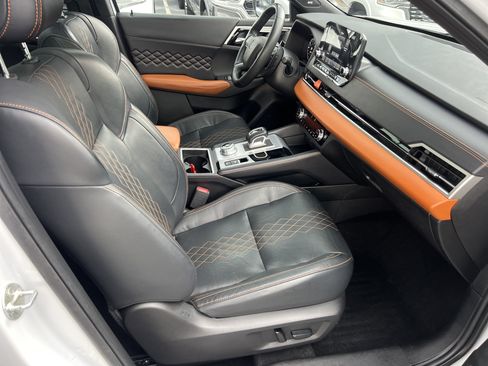 Used 2023 Mitsubishi Outlander AWD image 17