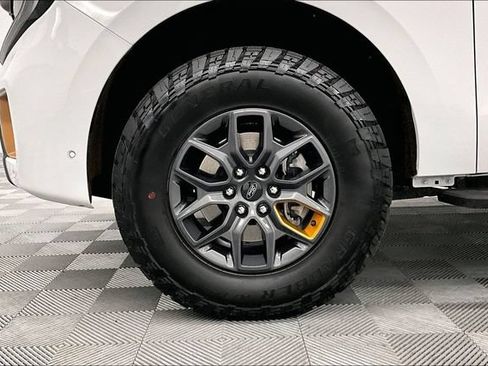 Used 2025 Ford Expedition Tremor AWD/4WD image 9