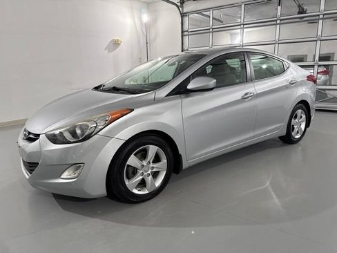 Used 2013 Hyundai Elantra GLS w/ Preferred Pkg FWD image 4