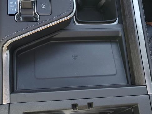 Used 2025 Lexus GX 550 w/ Accessory Package (2T) image 27