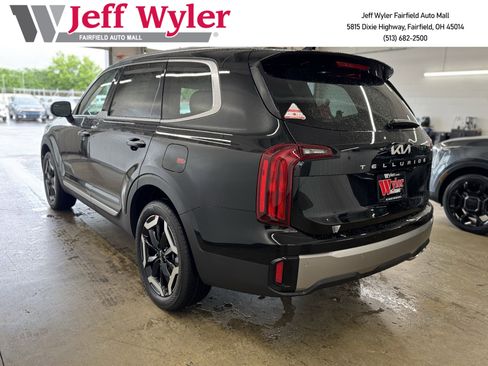 New 2025 Kia Telluride S image 7