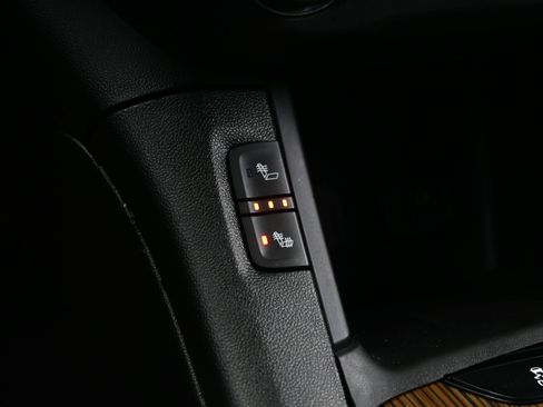 Used 2019 GMC Acadia SLE AWD/4WD image 25