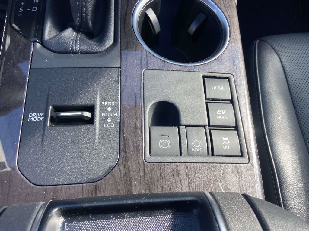 Used 2026 Toyota Highlander Limited AWD/4WD image 27