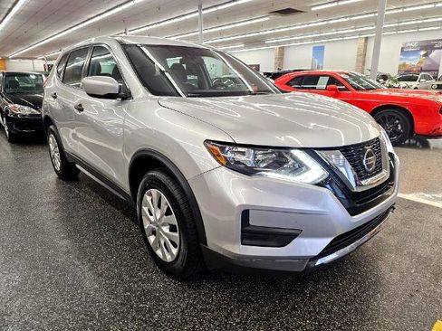 Used 2020 Nissan Rogue S image 3