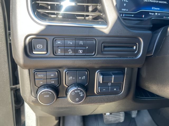 Used 2024 Chevrolet Tahoe Z71 w/ Luxury Package AWD/4WD image 35