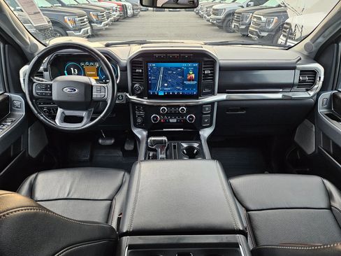 Used 2023 Ford F150 Lariat w/ Trailer Tow Package image 32