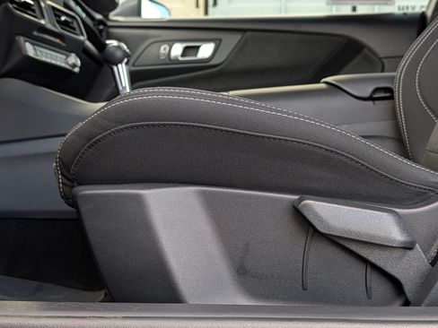 Used 2025 Ford Mustang GT RWD image 18