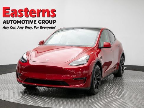 Used 2023 Tesla Model Y Long Range AWD/4WD image 1