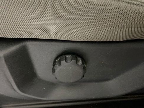 Used 2020 Ford F150 XLT image 25