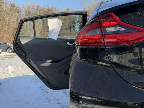 Used 2018 Hyundai Ioniq SEL image 28