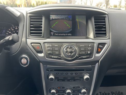 Used 2020 Nissan Pathfinder SL image 22