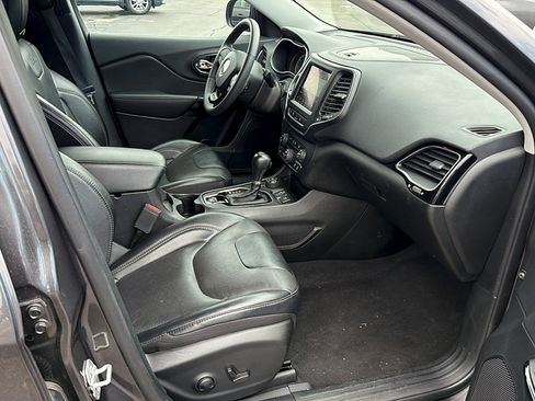 Used 2023 Jeep Cherokee Altitude Lux AWD/4WD image 9