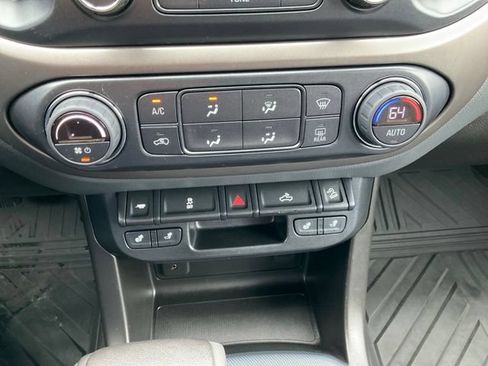 Used 2018 Chevrolet Colorado Z71 AWD/4WD image 7