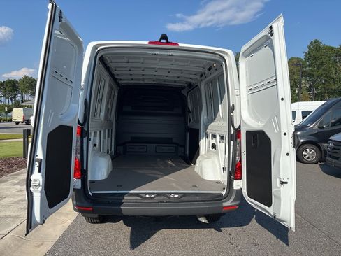 Used 2023 Mercedes-Benz Sprinter 144 Cargo image 14