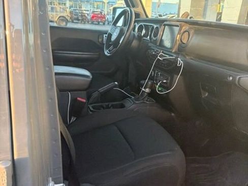 Used 2021 Jeep Gladiator Sport AWD/4WD image 7