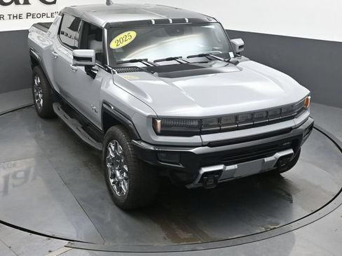 Used 2025 GMC Hummer EV 3X AWD/4WD image 46