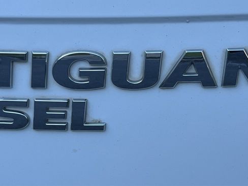 Used 2018 Volkswagen Tiguan SEL w/ 3rd Row Seat Package AWD/4WD image 53