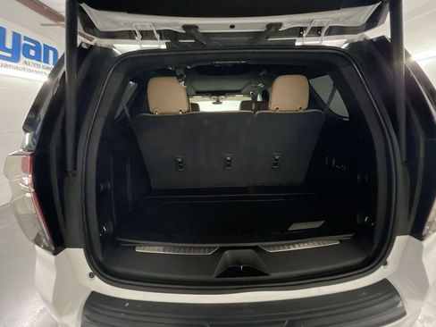 Used 2021 Chevrolet Tahoe Premier w/ Premium Package image 26