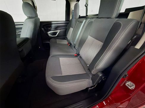Used 2024 Nissan Titan SV image 20