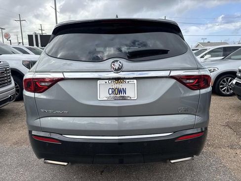 Used 2023 Buick Enclave Essence image 8