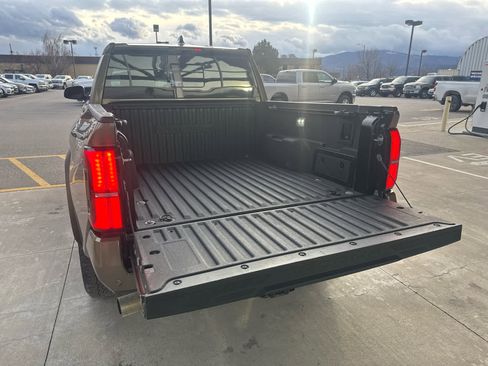 Used 2025 Toyota Tacoma TRD Off-Road image 27