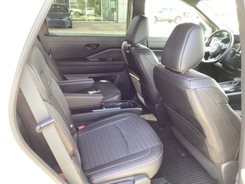 Used 2023 Nissan Pathfinder Rock Creek AWD/4WD image 11