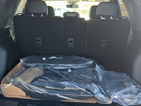 New 2025 Ford Escape SE w/ PHEV Premium Package FWD image 19