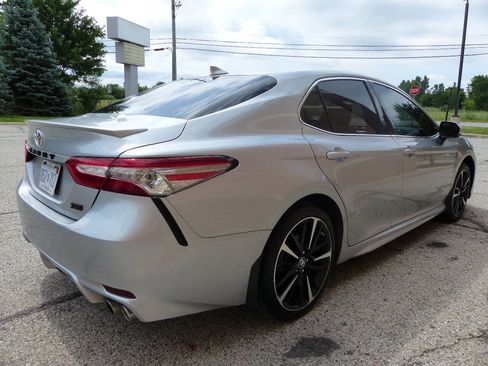 Used 2019 Toyota Camry XSE FWD image 13