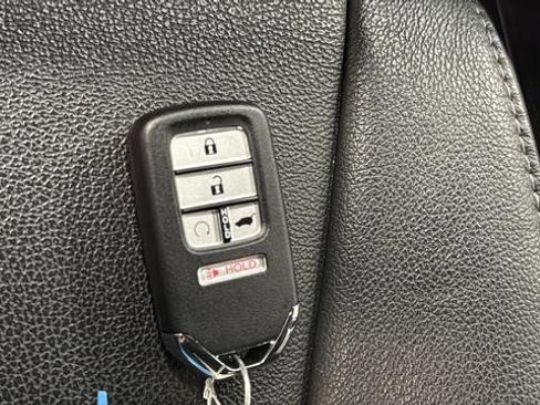 Used 2022 Honda Pilot Touring image 21