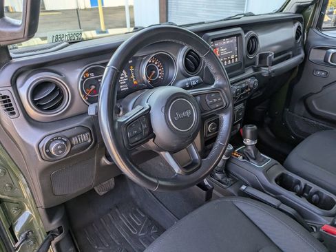 Used 2021 Jeep Gladiator Sport image 13