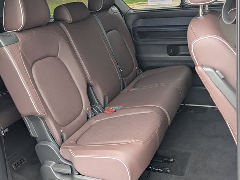 Used 2025 Volkswagen ID. Buzz Pro S RWD image 20