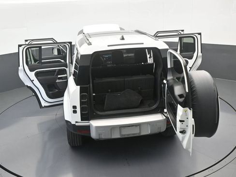 Used 2022 Land Rover Defender 110 S image 70