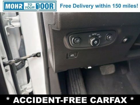 Used 2024 GMC Terrain SLT image 15