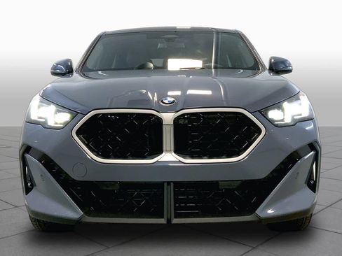 Used 2025 BMW X2 xDrive28i AWD/4WD image 3
