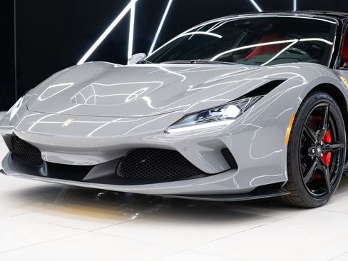 Used 2021 Ferrari F8 Tributo RWD image 4