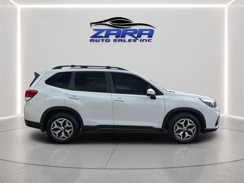Used 2019 Subaru Forester Premium AWD/4WD image 8