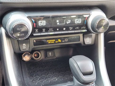 Used 2021 Toyota RAV4 XLE image 19