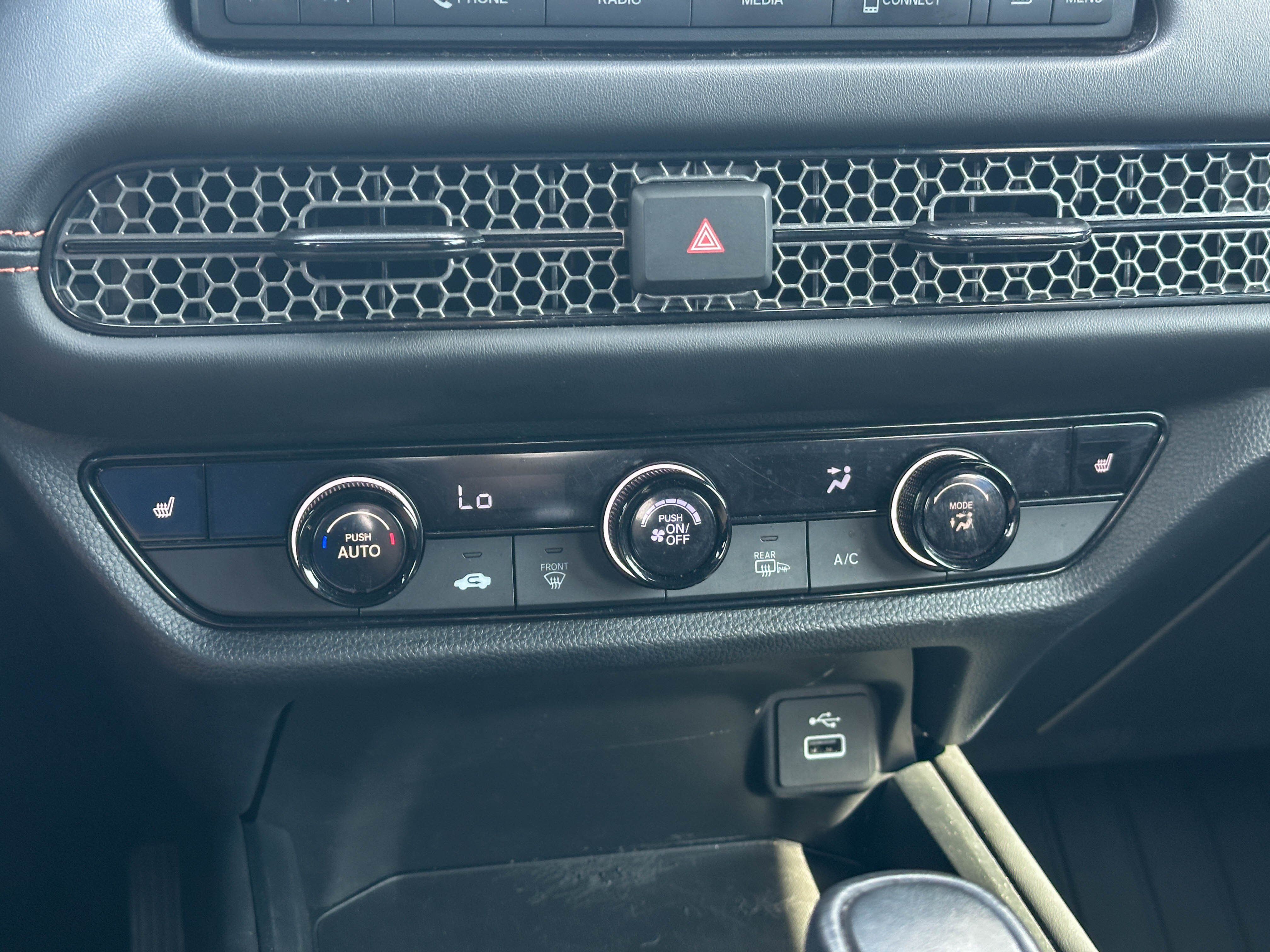 Certified 2025 Honda HR-V Sport image 33