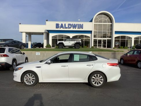 Used 2018 Kia Optima EX FWD image 4
