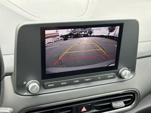 Used 2023 Hyundai Kona SE w/ Cargo Package image 17