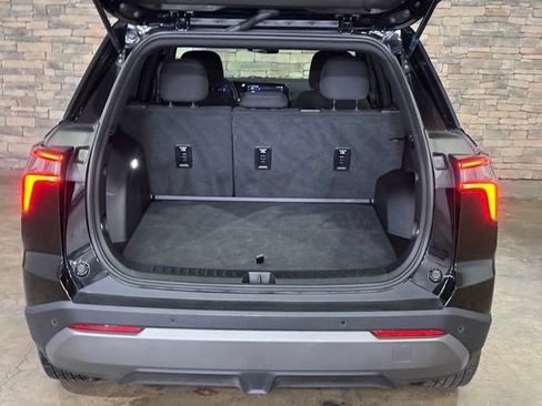 Used 2025 Chevrolet Equinox LT FWD image 8