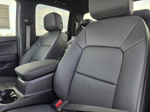 New 2026 Chevrolet Colorado LT image 15