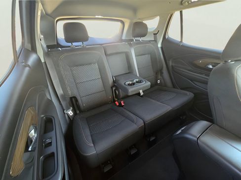 Used 2018 GMC Terrain SLE image 34