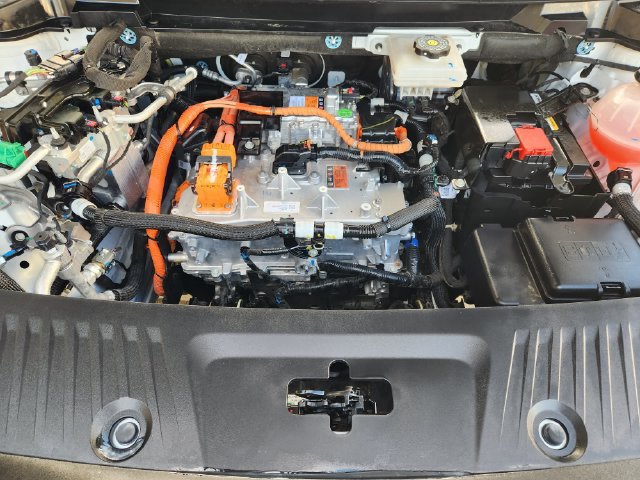Used 2024 Chevrolet Equinox EV RS FWD image 31