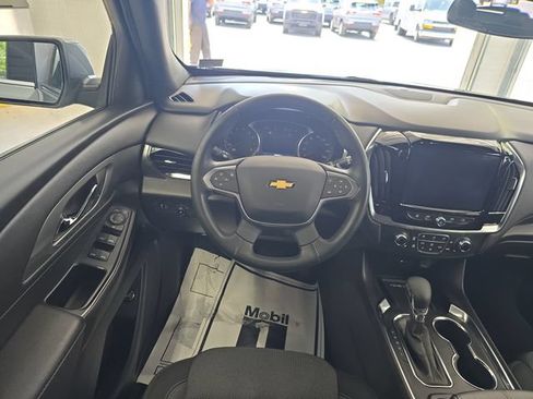 Used 2023 Chevrolet Traverse LT AWD/4WD image 12