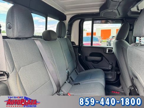 Used 2024 Jeep Gladiator Sport AWD/4WD image 36