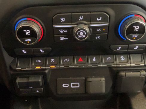 Used 2021 Chevrolet Silverado 1500 LT Trail Boss w/ Convenience Package II AWD/4WD image 15