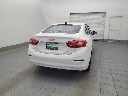 Used 2017 Chevrolet Cruze LS FWD image 7