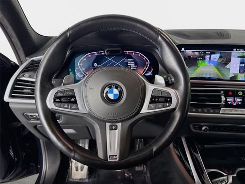 Used 2022 BMW X7 xDrive40i w/ M Sport Package AWD/4WD image 13